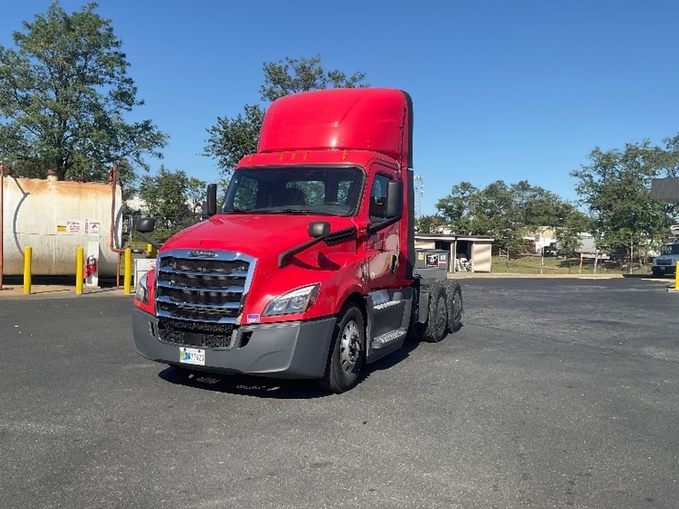 Day Cab Tractor-Heavy Duty Tractors-Freightliner-2019-T12664ST-New Castle-DE-571,498\n\t\tmiles-$ 31,500 - Image 3