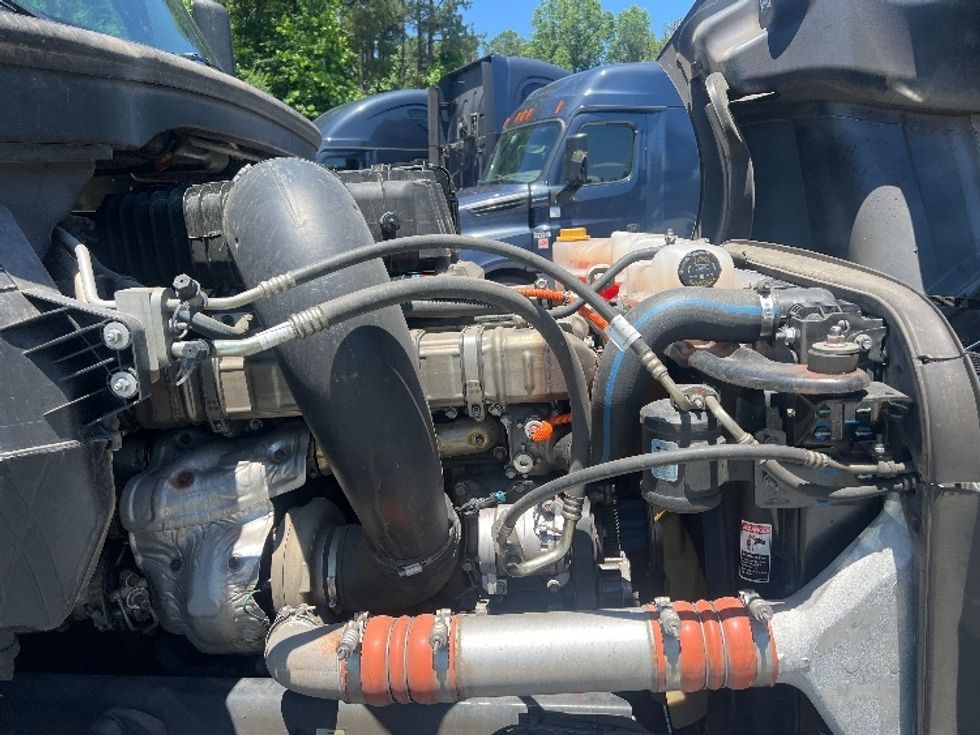 Day Cab Tractor-Heavy Duty Tractors-Freightliner-2019-T12664ST-Norcross-GA-440,088\n\t\tmiles-$ 46,500 - Image 15