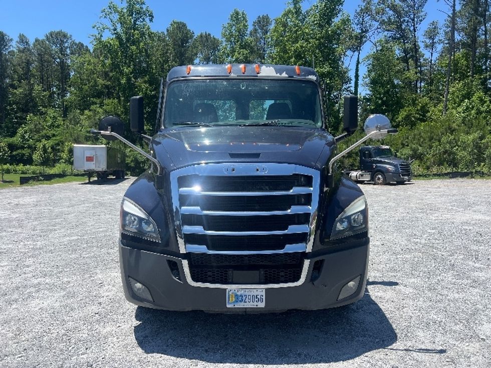 Day Cab Tractor-Heavy Duty Tractors-Freightliner-2019-T12664ST-Norcross-GA-440,088\n\t\tmiles-$ 46,500 - Image 2
