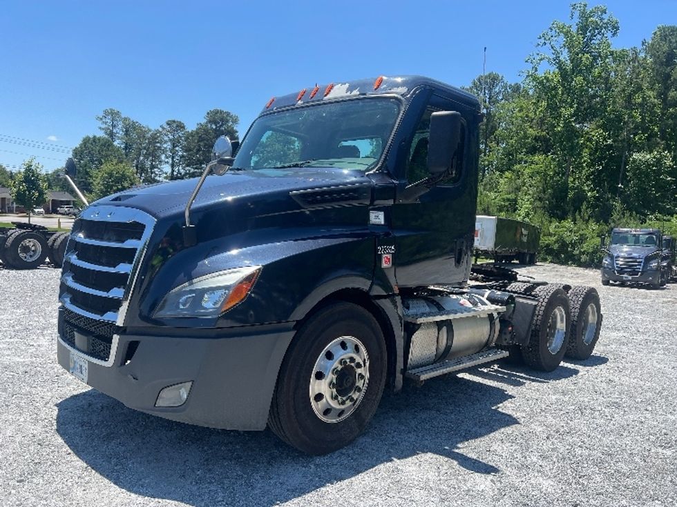 Day Cab Tractor-Heavy Duty Tractors-Freightliner-2019-T12664ST-Norcross-GA-440,088\n\t\tmiles-$ 46,500 - Image 3