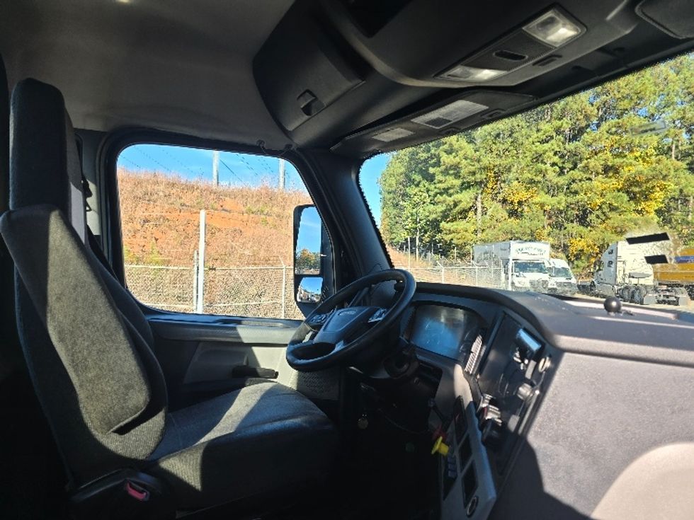 Day Cab Tractor-Heavy Duty Tractors-Freightliner-2019-T12664ST-Norcross-GA-482,379\n\t\tmiles-$ 39,000 - Image 14