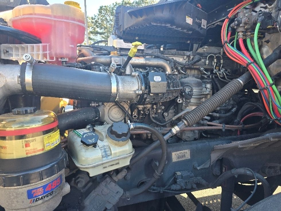 Day Cab Tractor-Heavy Duty Tractors-Freightliner-2019-T12664ST-Norcross-GA-482,379\n\t\tmiles-$ 39,000 - Image 16