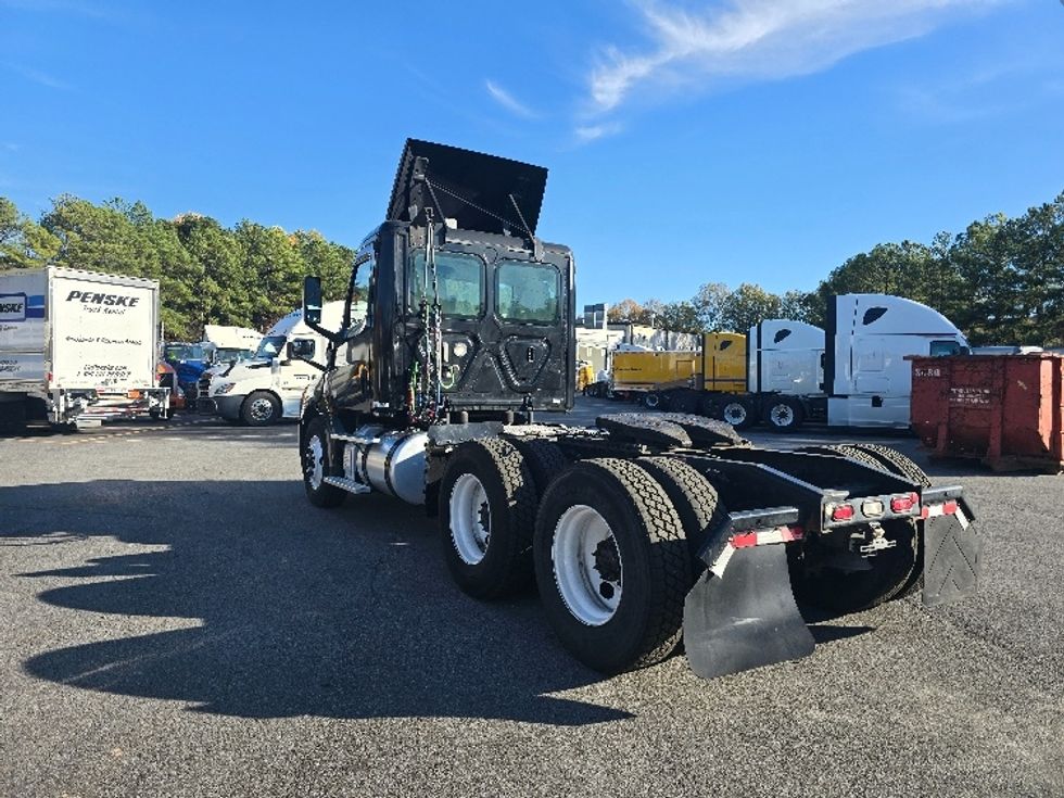 Day Cab Tractor-Heavy Duty Tractors-Freightliner-2019-T12664ST-Norcross-GA-482,379\n\t\tmiles-$ 39,000 - Image 5