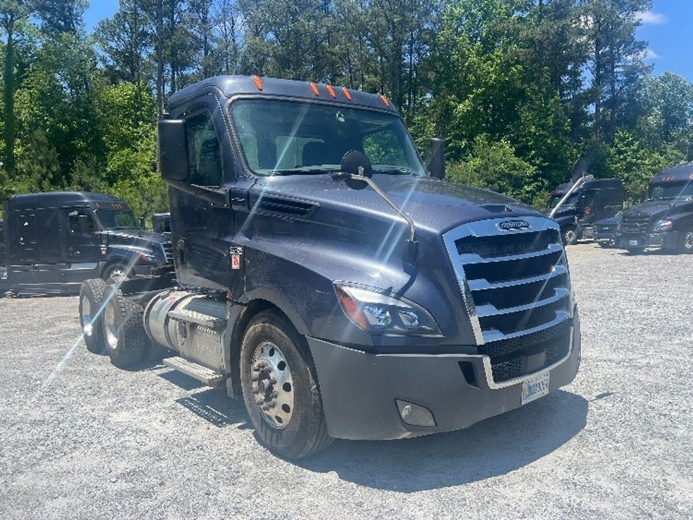 Day Cab Tractor-Heavy Duty Tractors-Freightliner-2019-T12664ST-Norcross-GA-503,103\n\t\tmiles-$ 50,000 - Image 1