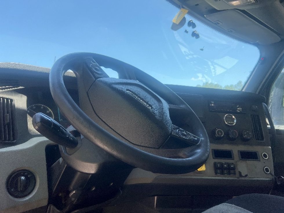 Day Cab Tractor-Heavy Duty Tractors-Freightliner-2019-T12664ST-Norcross-GA-503,103\n\t\tmiles-$ 50,000 - Image 10