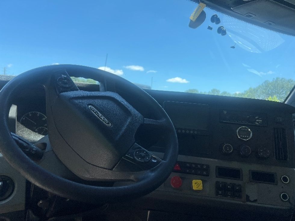 Day Cab Tractor-Heavy Duty Tractors-Freightliner-2019-T12664ST-Norcross-GA-503,103\n\t\tmiles-$ 50,000 - Image 11