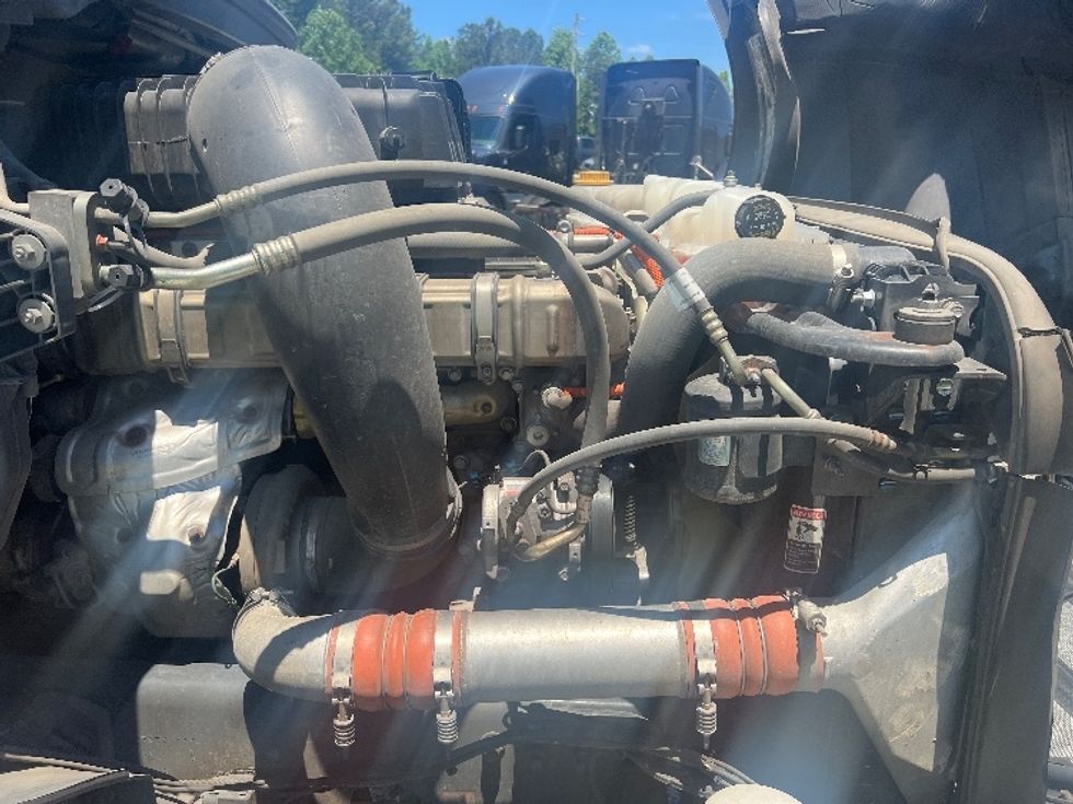 Day Cab Tractor-Heavy Duty Tractors-Freightliner-2019-T12664ST-Norcross-GA-503,103\n\t\tmiles-$ 50,000 - Image 15