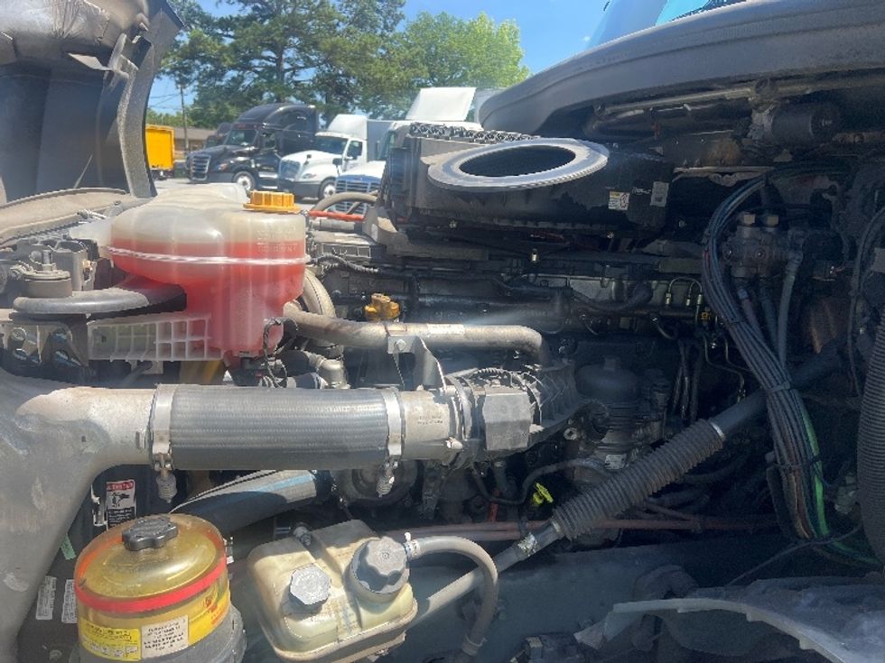 Day Cab Tractor-Heavy Duty Tractors-Freightliner-2019-T12664ST-Norcross-GA-509,166\n\t\tmiles-$ 49,500 - Image 16