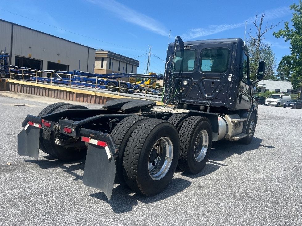 Day Cab Tractor-Heavy Duty Tractors-Freightliner-2019-T12664ST-Norcross-GA-509,166\n\t\tmiles-$ 49,500 - Image 7