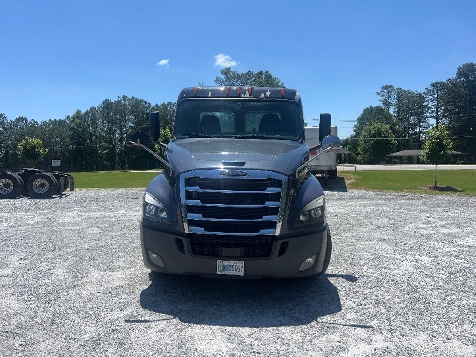 Day Cab Tractor-Heavy Duty Tractors-Freightliner-2019-T12664ST-Norcross-GA-511,660\n\t\tmiles-$ 49,250 - Image 2