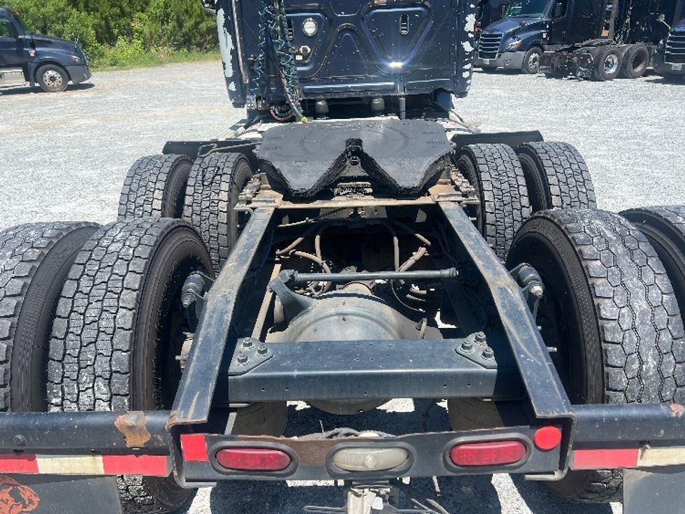 Day Cab Tractor-Heavy Duty Tractors-Freightliner-2019-T12664ST-Norcross-GA-511,660\n\t\tmiles-$ 49,250 - Image 6