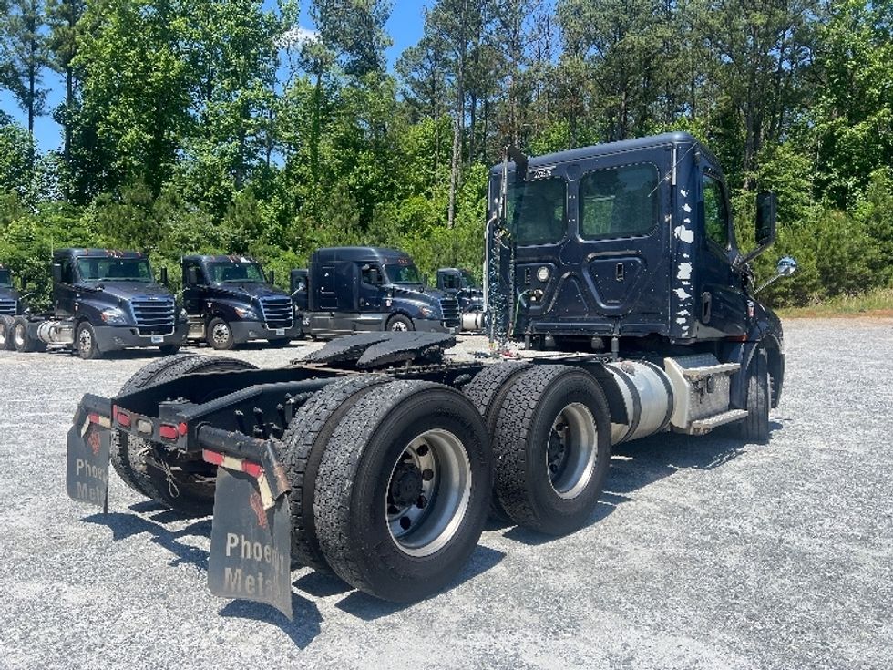 Day Cab Tractor-Heavy Duty Tractors-Freightliner-2019-T12664ST-Norcross-GA-511,660\n\t\tmiles-$ 49,250 - Image 7