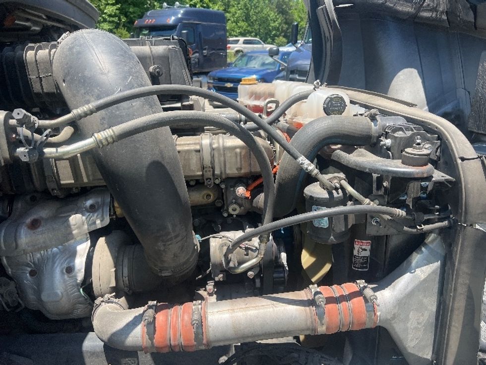 Day Cab Tractor-Heavy Duty Tractors-Freightliner-2019-T12664ST-Norcross-GA-515,597\n\t\tmiles-$ 34,250 - Image 15