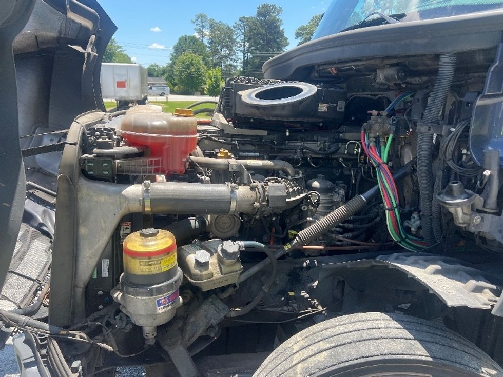 Day Cab Tractor-Heavy Duty Tractors-Freightliner-2019-T12664ST-Norcross-GA-515,597\n\t\tmiles-$ 34,250 - Image 16