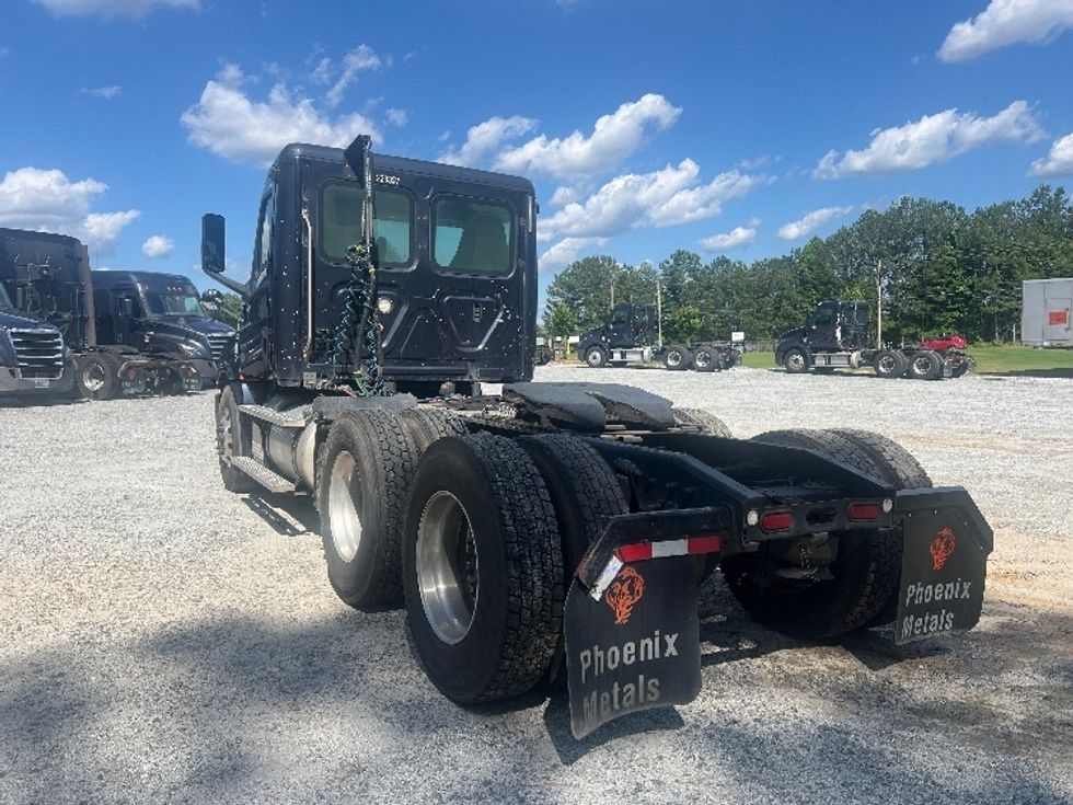 Day Cab Tractor-Heavy Duty Tractors-Freightliner-2019-T12664ST-Norcross-GA-540,705\n\t\tmiles-$ 32,000 - Image 5