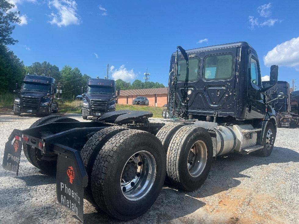 Day Cab Tractor-Heavy Duty Tractors-Freightliner-2019-T12664ST-Norcross-GA-540,705\n\t\tmiles-$ 32,000 - Image 7