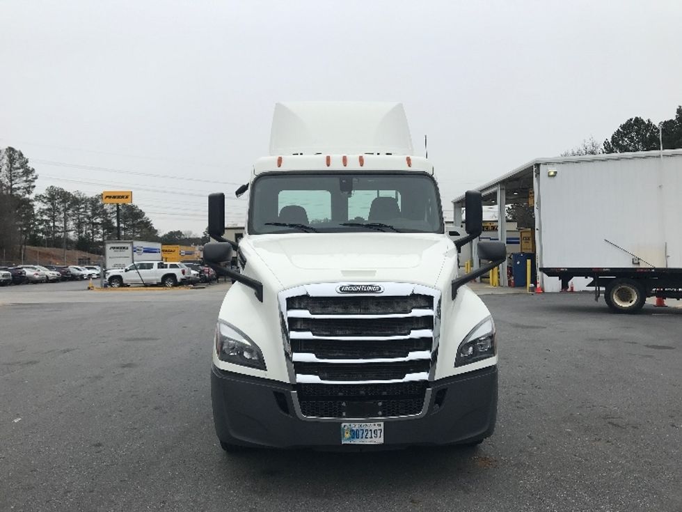 Day Cab Tractor-Heavy Duty Tractors-Freightliner-2019-T12664ST-Norcross-GA-661,123\n\t\tmiles-$ 29,250 - Image 2