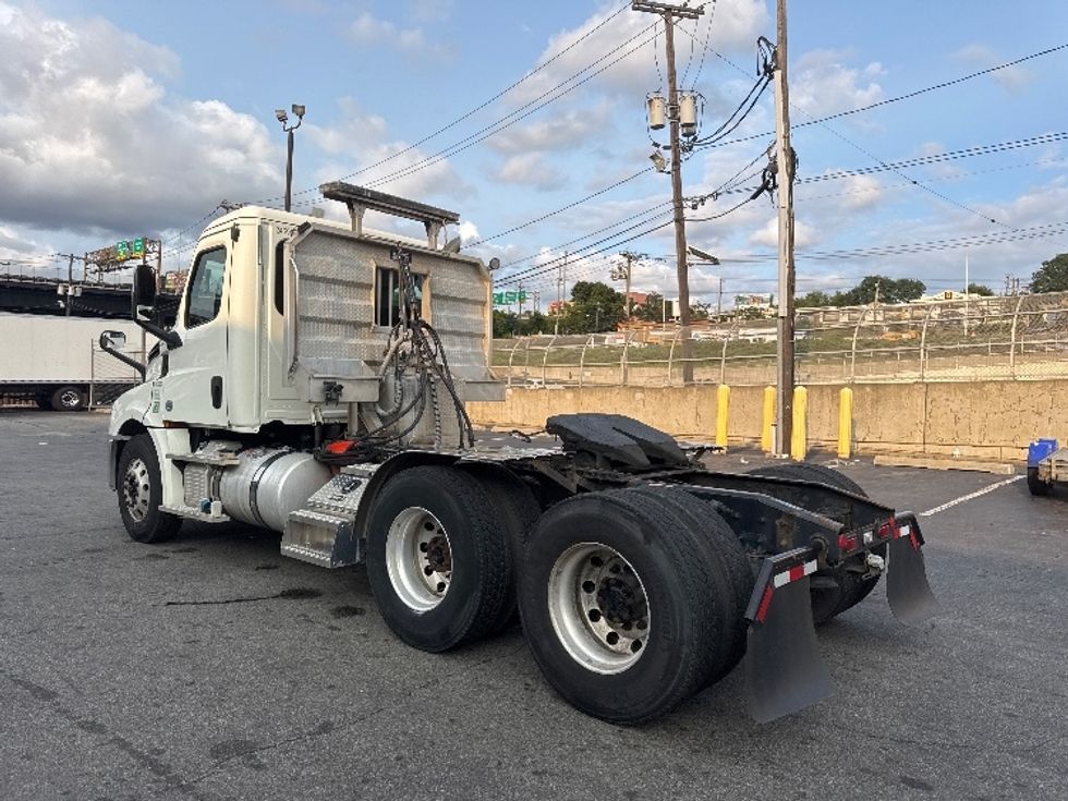 Day Cab Tractor-Heavy Duty Tractors-Freightliner-2019-T12664ST-North Bergen-NJ-200,303\n\t\tmiles-$ 51,250 - Image 5