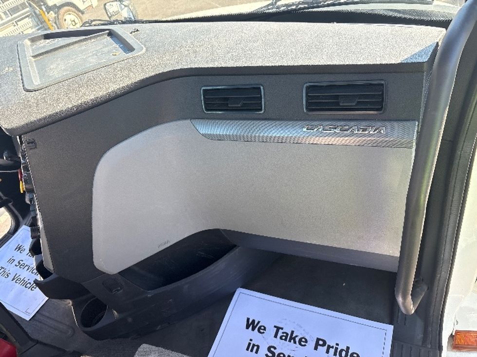 Day Cab Tractor-Heavy Duty Tractors-Freightliner-2019-T12664ST-North Bergen-NJ-219,932\n\t\tmiles-$ 53,250 - Image 13