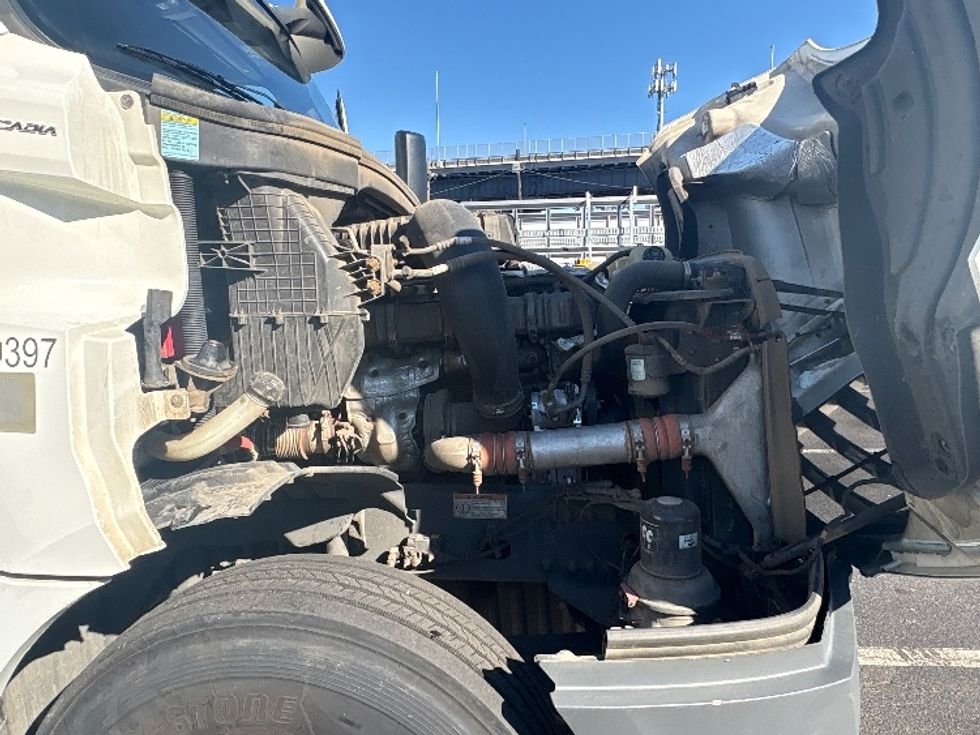 Day Cab Tractor-Heavy Duty Tractors-Freightliner-2019-T12664ST-North Bergen-NJ-219,932\n\t\tmiles-$ 53,250 - Image 15
