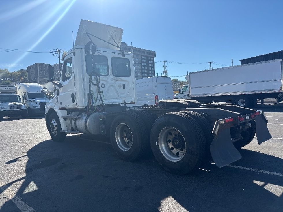 Day Cab Tractor-Heavy Duty Tractors-Freightliner-2019-T12664ST-North Bergen-NJ-219,932\n\t\tmiles-$ 53,250 - Image 5