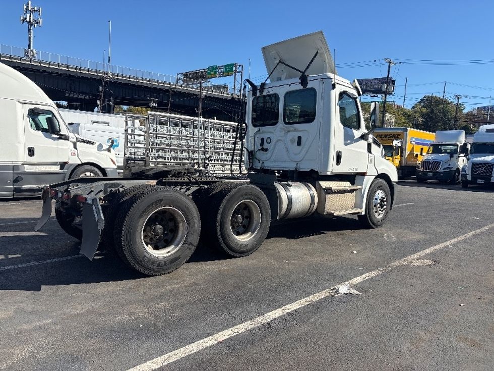 Day Cab Tractor-Heavy Duty Tractors-Freightliner-2019-T12664ST-North Bergen-NJ-219,932\n\t\tmiles-$ 53,250 - Image 7