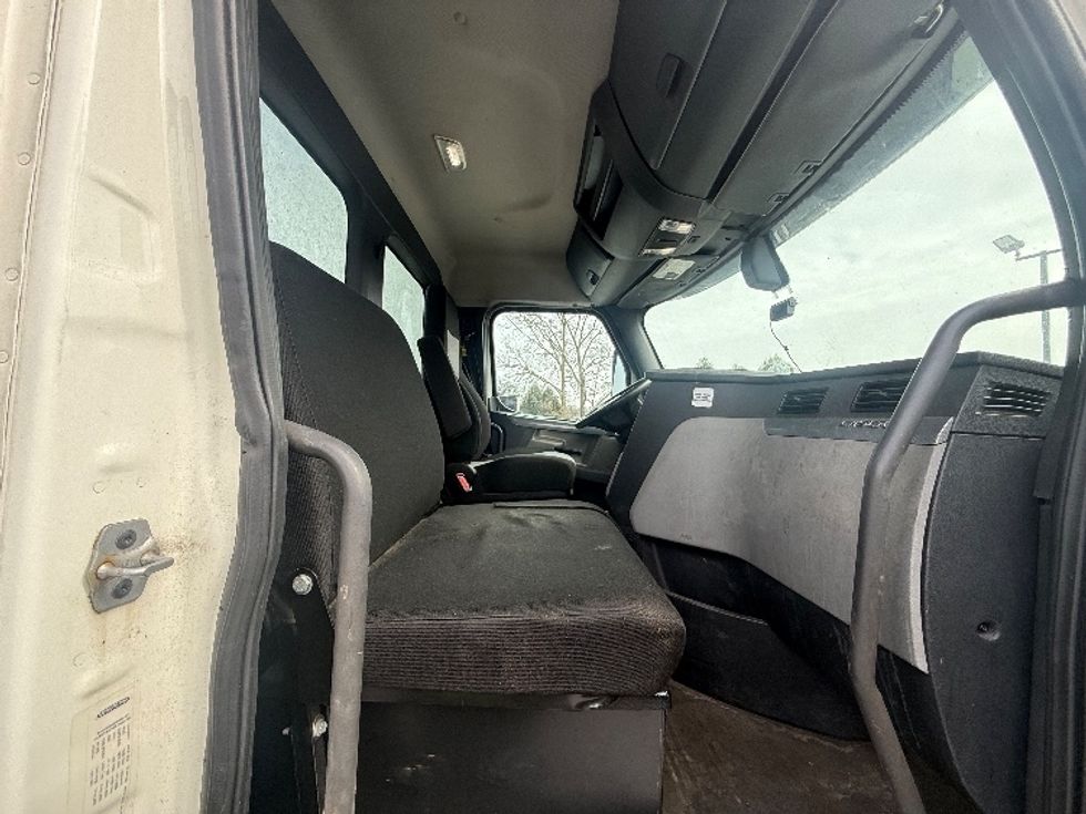 Day Cab Tractor-Heavy Duty Tractors-Freightliner-2019-T12664ST-Oakwood Village-OH-544,334\n\t\tmiles-$ 33,000 - Image 14