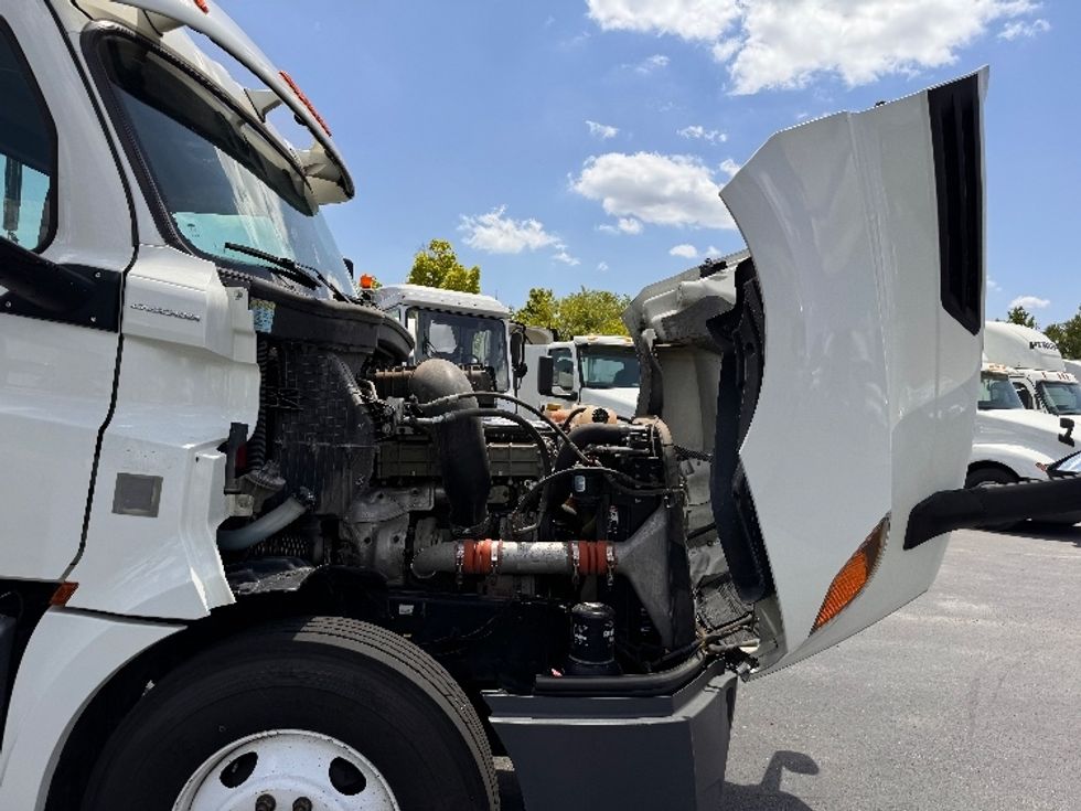 Day Cab Tractor-Heavy Duty Tractors-Freightliner-2019-T12664ST-Obetz-OH-290,356\n\t\tmiles-$ 63,000 - Image 15