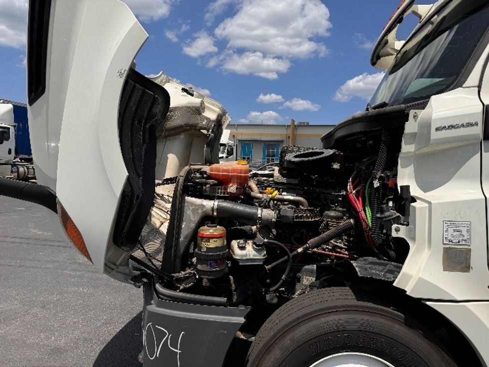 Day Cab Tractor-Heavy Duty Tractors-Freightliner-2019-T12664ST-Obetz-OH-290,356\n\t\tmiles-$ 63,000 - Image 16