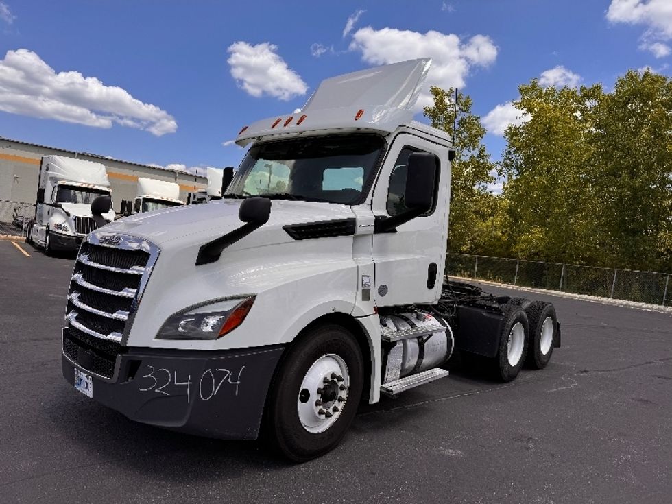 Day Cab Tractor-Heavy Duty Tractors-Freightliner-2019-T12664ST-Obetz-OH-290,356\n\t\tmiles-$ 63,000 - Image 3