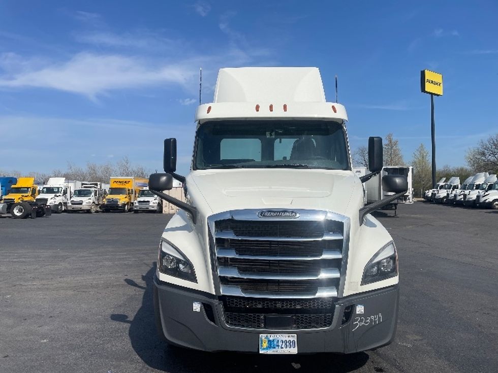 Day Cab Tractor-Heavy Duty Tractors-Freightliner-2019-T12664ST-Obetz-OH-398,764\n\t\tmiles-$ 46,000 - Image 2