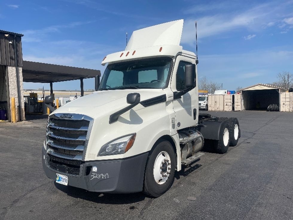 Day Cab Tractor-Heavy Duty Tractors-Freightliner-2019-T12664ST-Obetz-OH-398,764\n\t\tmiles-$ 46,000 - Image 3