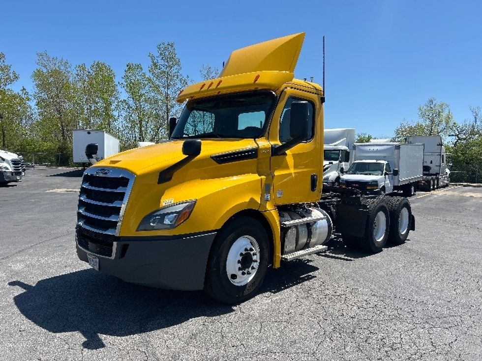 Day Cab Tractor-Heavy Duty Tractors-Freightliner-2019-T12664ST-Obetz-OH-423,307\n\t\tmiles-$ 41,000 - Image 3