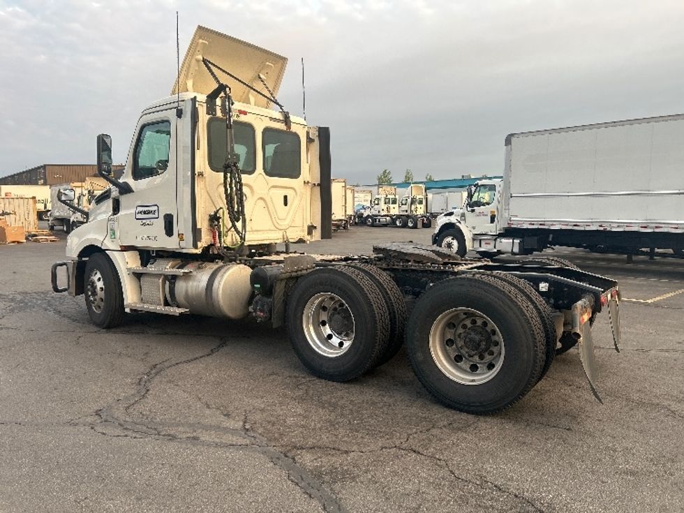 Day Cab Tractor-Heavy Duty Tractors-Freightliner-2019-T12664ST-Obetz-OH-647,329\n\t\tmiles-$ 27,250 - Image 5