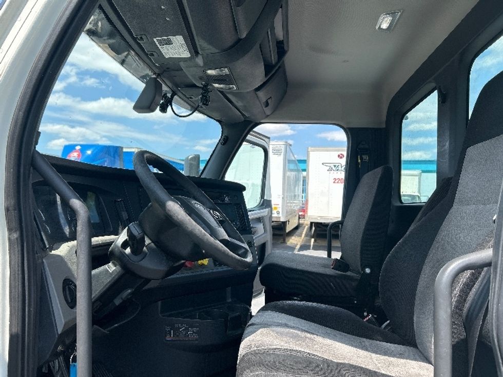Day Cab Tractor-Heavy Duty Tractors-Freightliner-2019-T12664ST-Obetz-OH-774,928\n\t\tmiles-$ 23,250 - Image 10