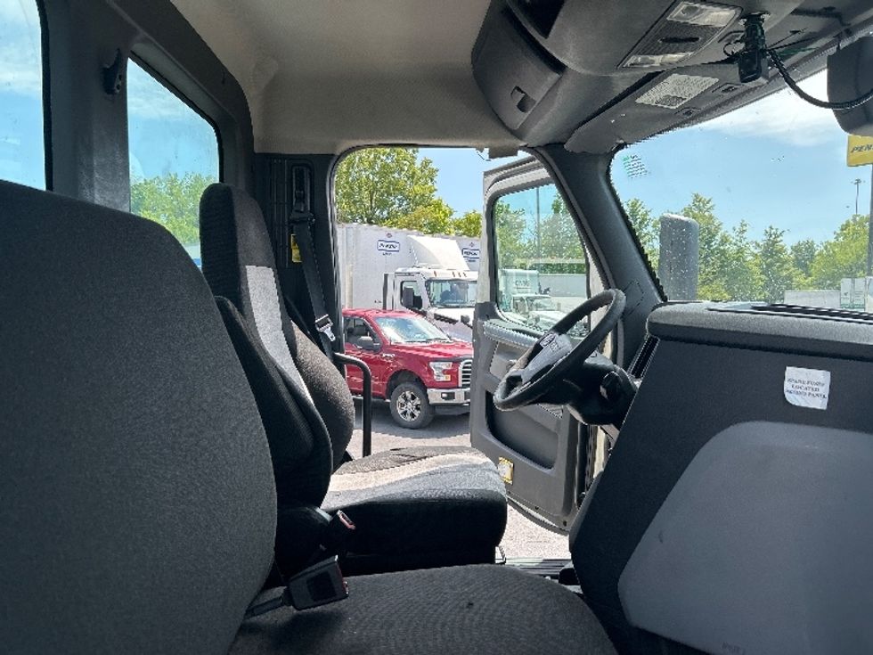Day Cab Tractor-Heavy Duty Tractors-Freightliner-2019-T12664ST-Obetz-OH-774,928\n\t\tmiles-$ 23,250 - Image 14