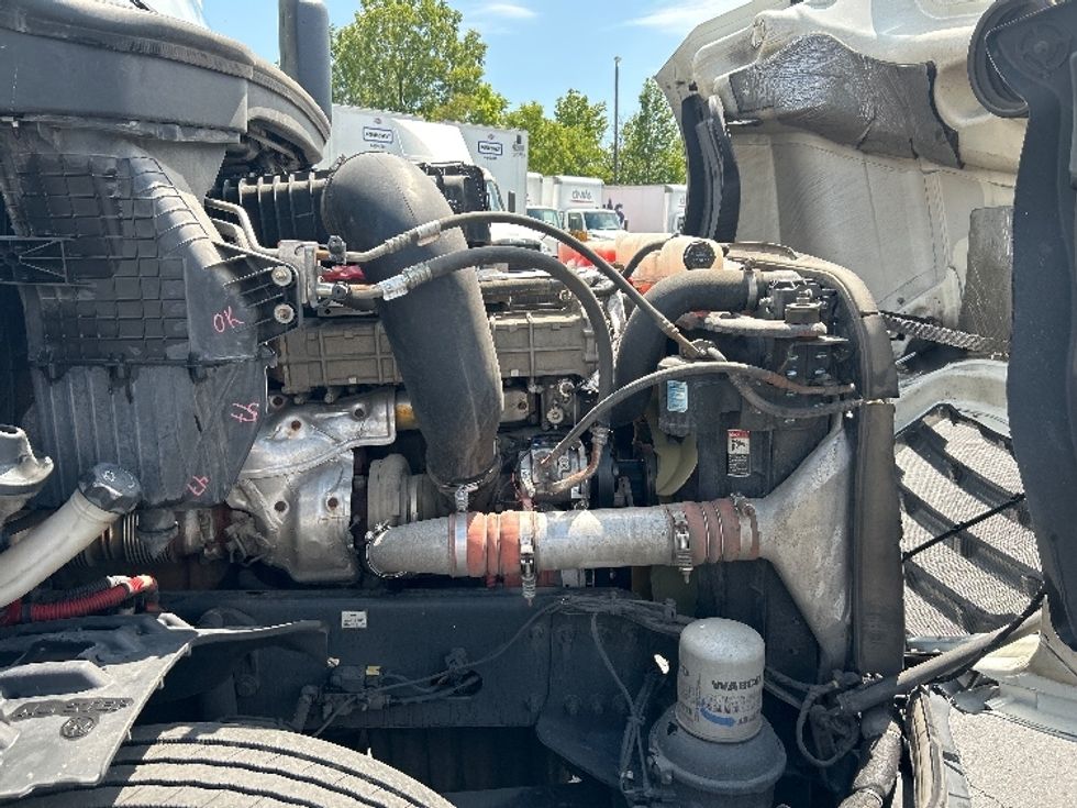 Day Cab Tractor-Heavy Duty Tractors-Freightliner-2019-T12664ST-Obetz-OH-774,928\n\t\tmiles-$ 23,250 - Image 15