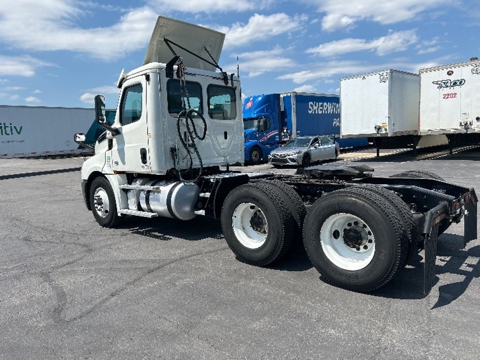 Day Cab Tractor-Heavy Duty Tractors-Freightliner-2019-T12664ST-Obetz-OH-774,928\n\t\tmiles-$ 23,250 - Image 5