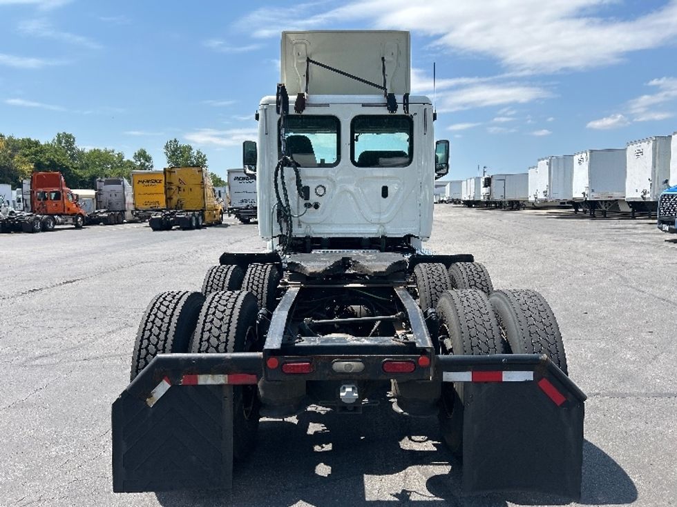 Day Cab Tractor-Heavy Duty Tractors-Freightliner-2019-T12664ST-Obetz-OH-774,928\n\t\tmiles-$ 23,250 - Image 6
