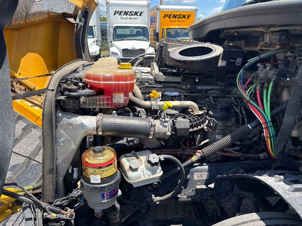 Day Cab Tractor-Heavy Duty Tractors-Freightliner-2019-T12664ST-Ocala-FL-362,614\n\t\tmiles-$ 45,750 - Image 16