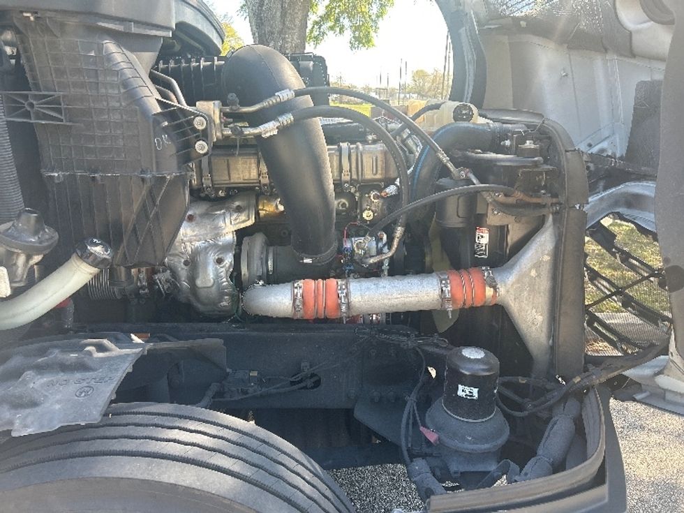 Day Cab Tractor-Heavy Duty Tractors-Freightliner-2019-T12664ST-Ocala-FL-670,382\n\t\tmiles-$ 22,250 - Image 15