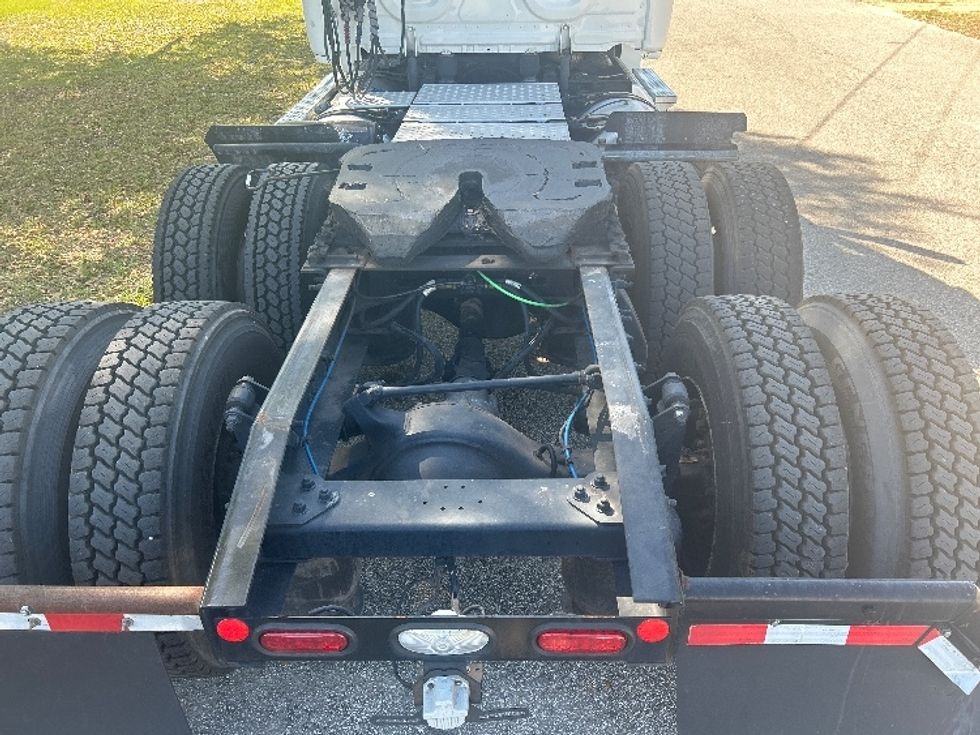 Day Cab Tractor-Heavy Duty Tractors-Freightliner-2019-T12664ST-Ocala-FL-670,382\n\t\tmiles-$ 22,250 - Image 6