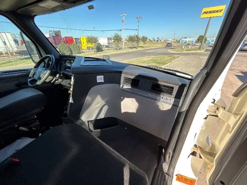 Day Cab Tractor-Heavy Duty Tractors-Freightliner-2019-T12664ST-Oklahoma City-OK-293,729\n\t\tmiles-$ 56,000 - Image 13