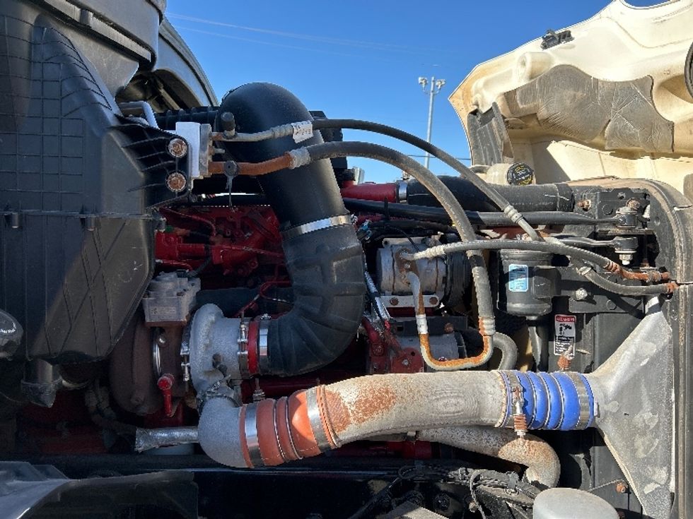 Day Cab Tractor-Heavy Duty Tractors-Freightliner-2019-T12664ST-Oklahoma City-OK-293,729\n\t\tmiles-$ 56,000 - Image 15