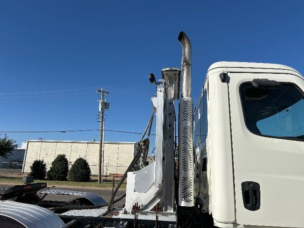 Day Cab Tractor-Heavy Duty Tractors-Freightliner-2019-T12664ST-Oklahoma City-OK-293,729\n\t\tmiles-$ 56,000 - Image 17
