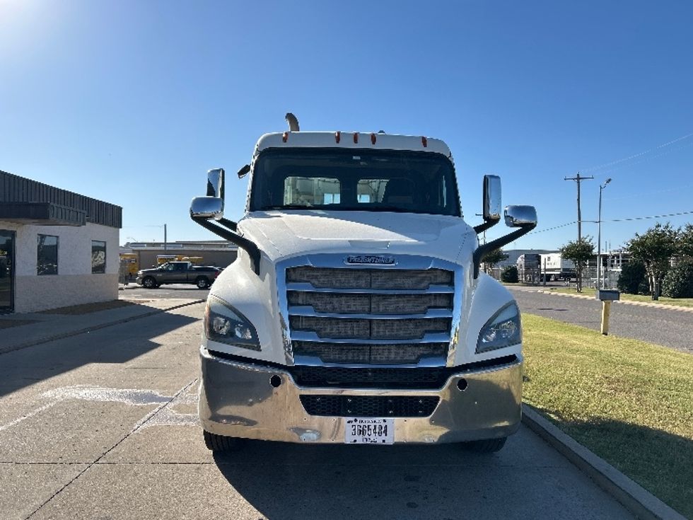 Day Cab Tractor-Heavy Duty Tractors-Freightliner-2019-T12664ST-Oklahoma City-OK-293,729\n\t\tmiles-$ 56,000 - Image 2