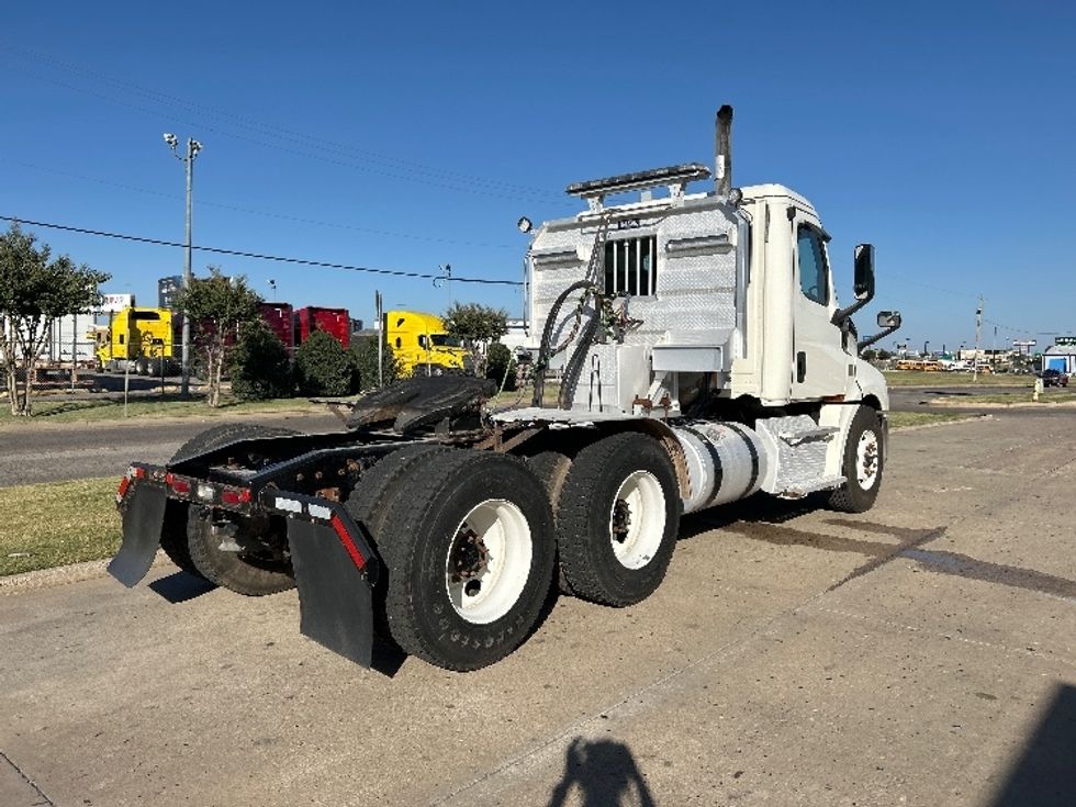 Day Cab Tractor-Heavy Duty Tractors-Freightliner-2019-T12664ST-Oklahoma City-OK-293,729\n\t\tmiles-$ 56,000 - Image 7
