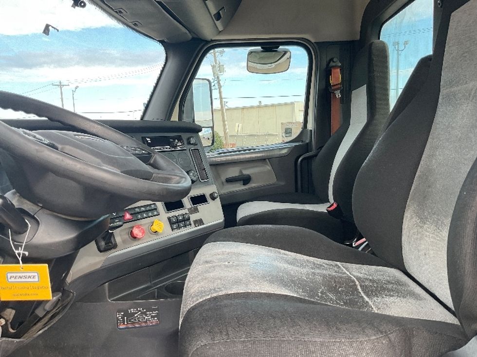 Day Cab Tractor-Heavy Duty Tractors-Freightliner-2019-T12664ST-Oklahoma City-OK-555,082\n\t\tmiles-$ 43,000 - Image 10
