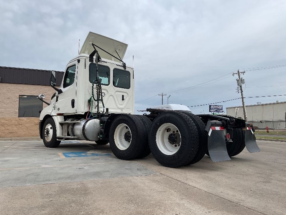 Day Cab Tractor-Heavy Duty Tractors-Freightliner-2019-T12664ST-Oklahoma City-OK-555,082\n\t\tmiles-$ 43,000 - Image 5