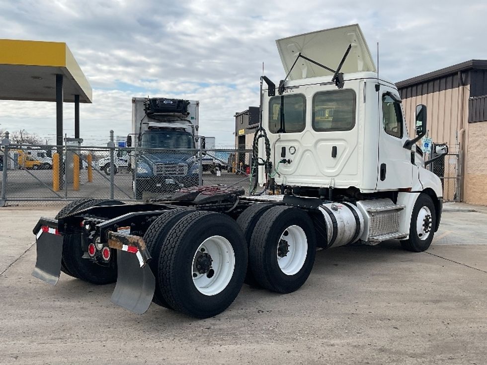 Day Cab Tractor-Heavy Duty Tractors-Freightliner-2019-T12664ST-Oklahoma City-OK-555,082\n\t\tmiles-$ 43,000 - Image 7